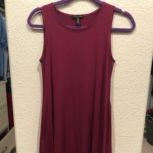 Sleeveless, high neck summer dress